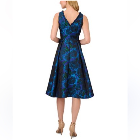 Women's V-Neck High-Low Jacquard Dress - Picture 2 of 10